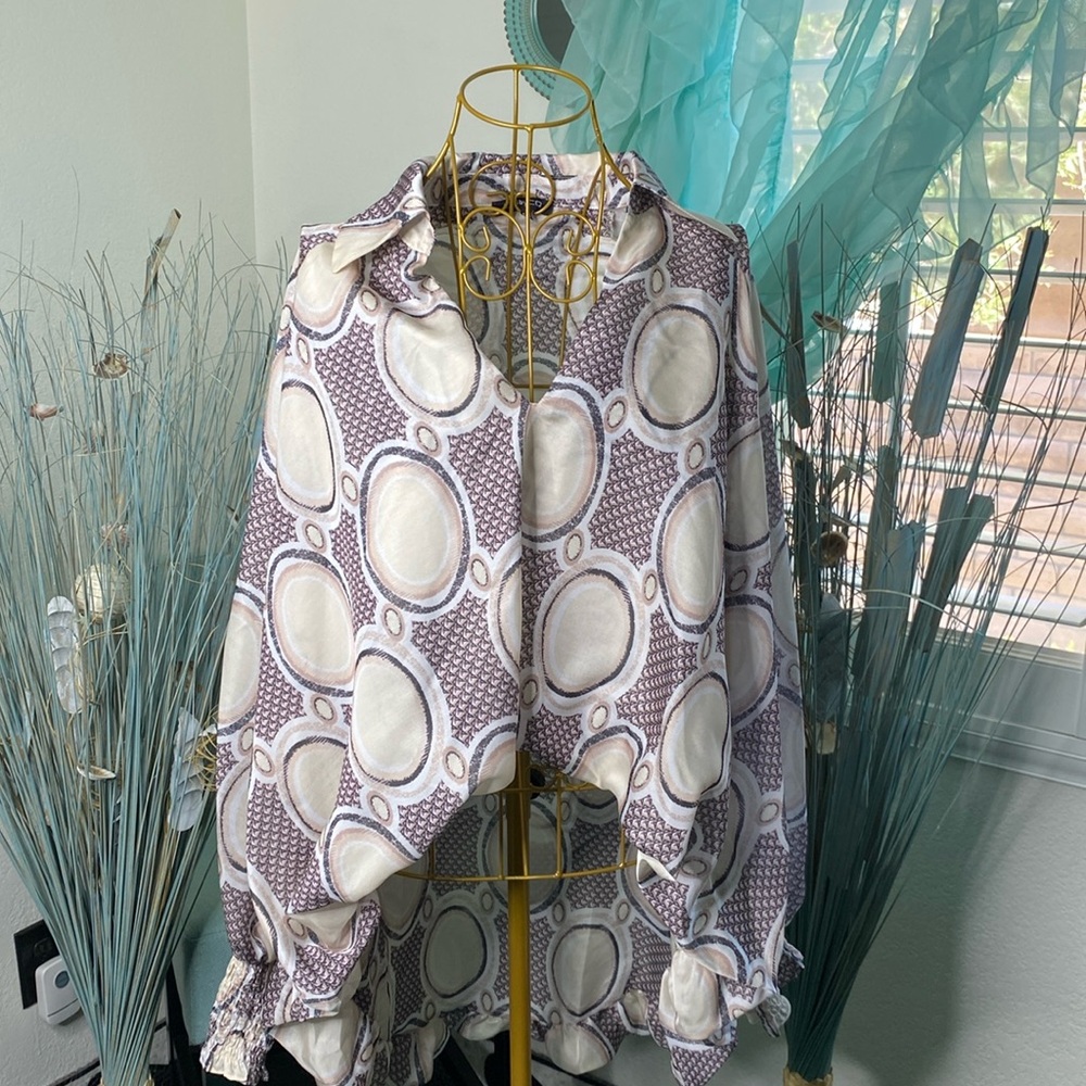 Asymmetric Circle Pattern Blouse